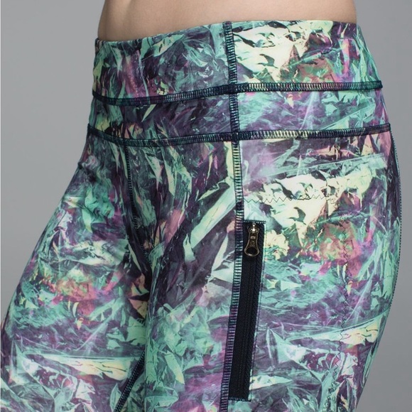 Lululemon Inspire Tight II *Full-On Luxtreme (Mesh) Size 8 - Picture 4 of 9